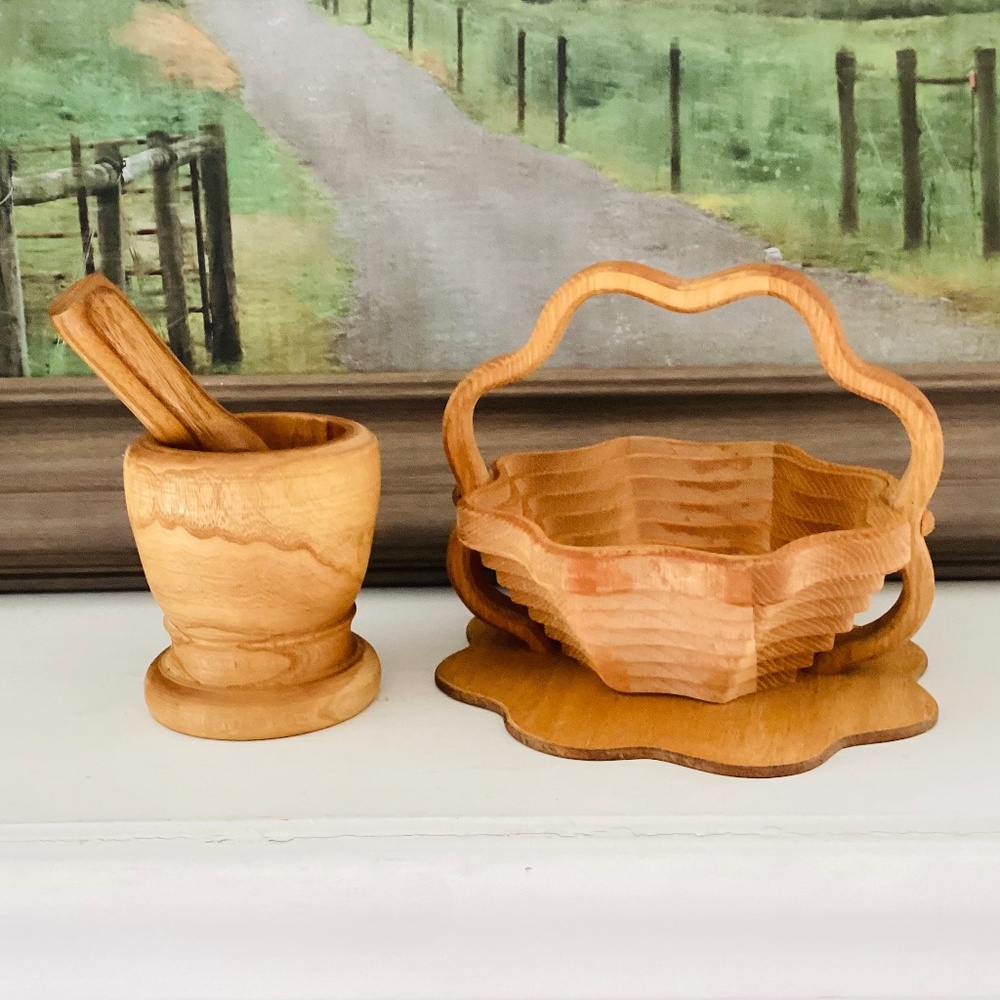 Wooden Collapsing Basket And Culinary Corner Mortar and Pestle Set Kitchen Lot